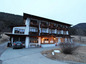  Cosy Apartment in Weissensee near Ski Lift  Вайссензее